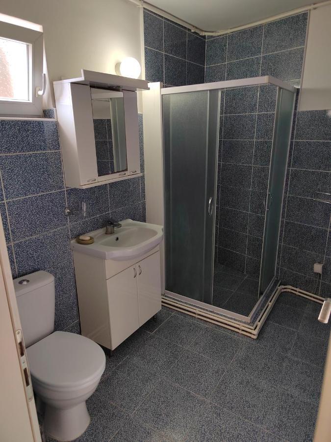 Downtown Apartment Ni Extérieur photo