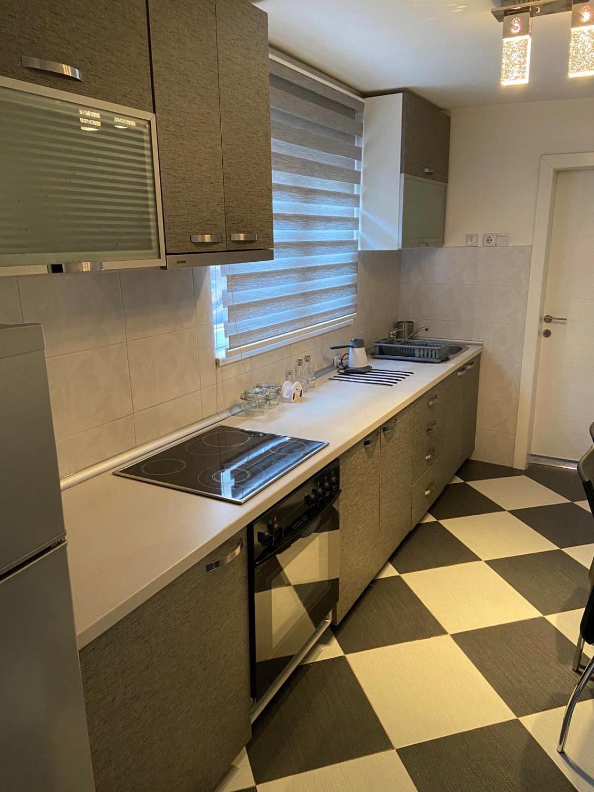 Downtown Apartment Ni Extérieur photo